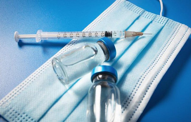 В Нью-Йорке пообещали выдавать $100 за третью прививку от коронавируса