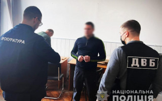 Продавав водійські посвідчення: у Харкові співробітник Укртрансбезпеки встановив корупційну схему