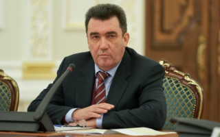 Возле украинских границ находятся 122 тысячи российских военных, — Данилов