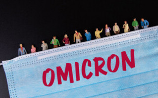 Чи закінчить штам «Омікрон» пандемію: деталі