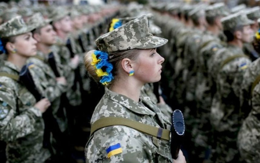 В ВСУ сообщили, когда женщинам нужно стать на военный учет