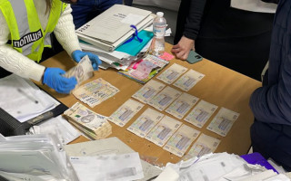 Вимагала 4 000$ за прийняття рішення у сфері патентування: у Києві затримано адвоката