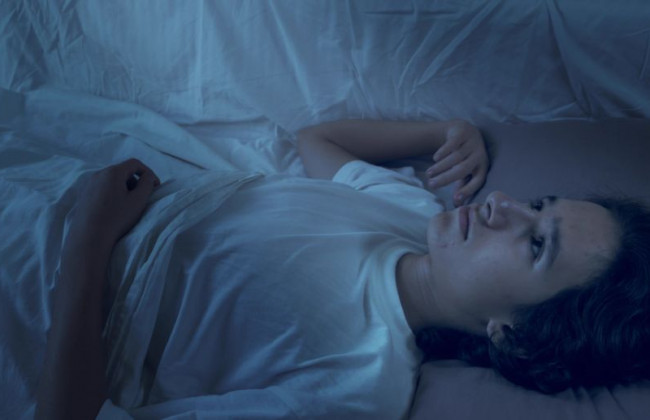 Сонный паралич и потливость: выявлены странные ночные симптомы штамма «Омикрон»