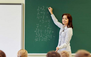 Назвали посадові оклади педагогічних працівників на 2022 рік