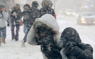 Украинцев предупредили о сложных погодных условиях: где ждать сильного ветра и снегопадов