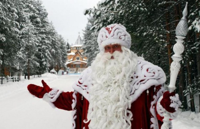 Девушка подала в суд на юриста за оскорбление чувств верующих в Деда Мороза