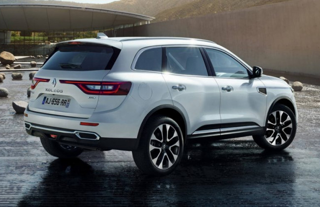 В Украину прибыл груз с крупной партией новых автомобилей из Кореи