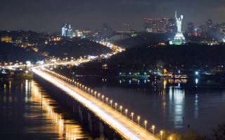 Вместо ремонта решили озеленить: какие планы в Киеве на мост Патона