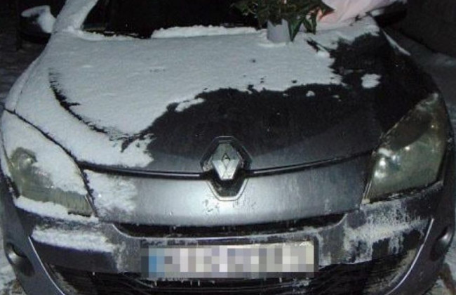 В Киеве ревнивец хотел сжечь авто друга экс-жены, но вмешался снег