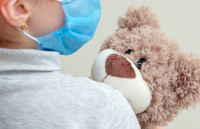 Как защитить ребенка от штамма «Омикрон»: врач назвал способы