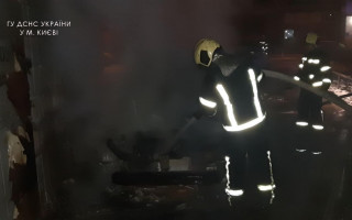 В Киеве мужчина сжег свой автомобиль при попытке его прогреть