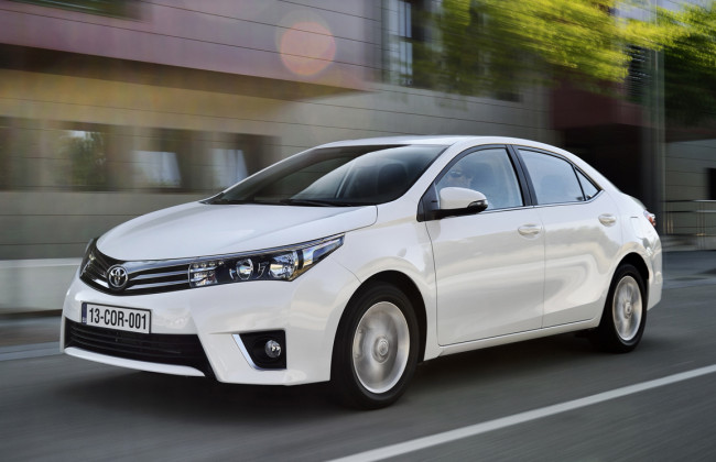 Надежность и комфорт: ТОП-10 лучших автомобилей уходящего года