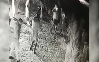 Под Киевом пьяный мужчина устроил стрельбу возле ресторана, видео