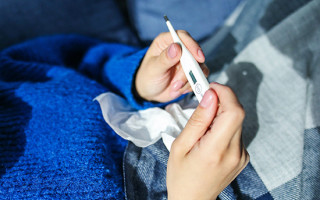 Можете жить и не догадываться, что больны: названы симптомы штамма «Омикрон»