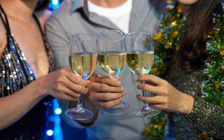 Какой алкоголь стоит употреблять в новогодние праздники: оптимальный вариант