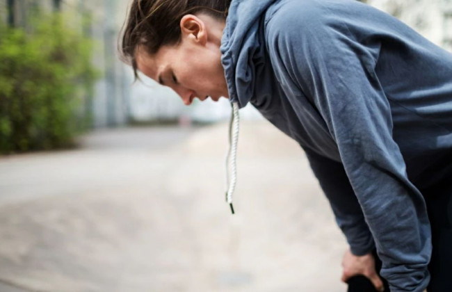 Назвали симптомы коронавируса, при которых нужно вызывать «скорую»