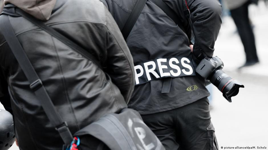 Депутати пропонують штрафувати на 51 тисячу грн посадовців за перешкоджання роботі журналістів