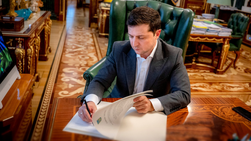 Зеленський підписав указ про посилення відповідальності за поширення дезінформації