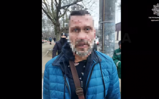 В Одессе водитель наехал на патрульного: машину остановили выстрелами по колесам