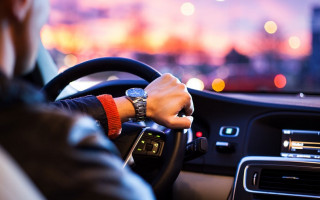 «Надлежащий пользователь»: как не получить штраф за родственника, который взял покататься ваше авто