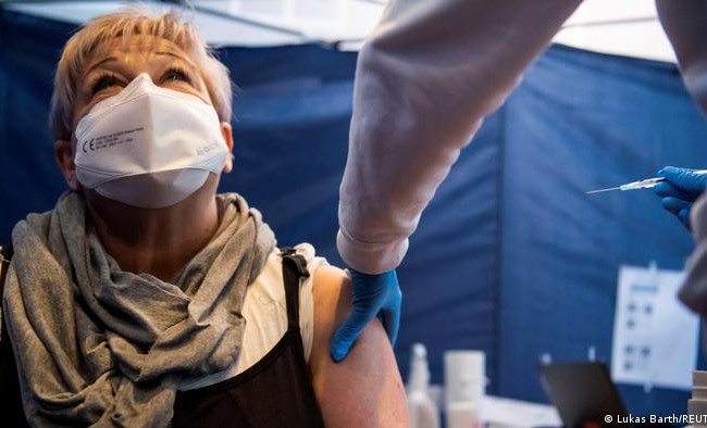 Только один вариант: назвали лучшую защиту от штамма коронавируса «Омикрон»