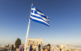 Без песен и танцев: Греция запретила музыку на празднованиях Нового года