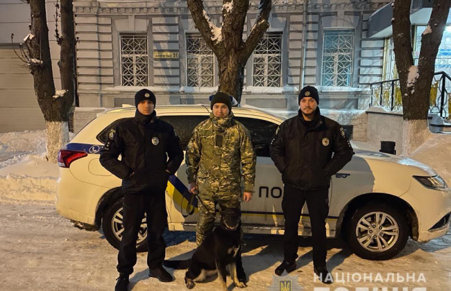 Лежал на груди своего отца и согревал его: в лесу под Днепром 10-летний мальчик спас мужчину