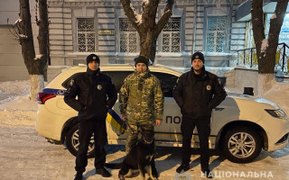 Лежал на груди своего отца и согревал его: в лесу под Днепром 10-летний мальчик спас мужчину