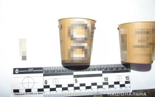 В Киеве посетитель кофейни заказал кофе, а потом украл телефон у продавца