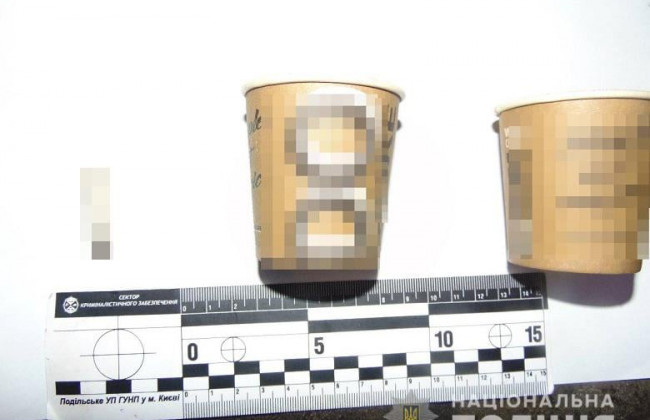 В Киеве посетитель кофейни заказал кофе, а потом украл телефон у продавца