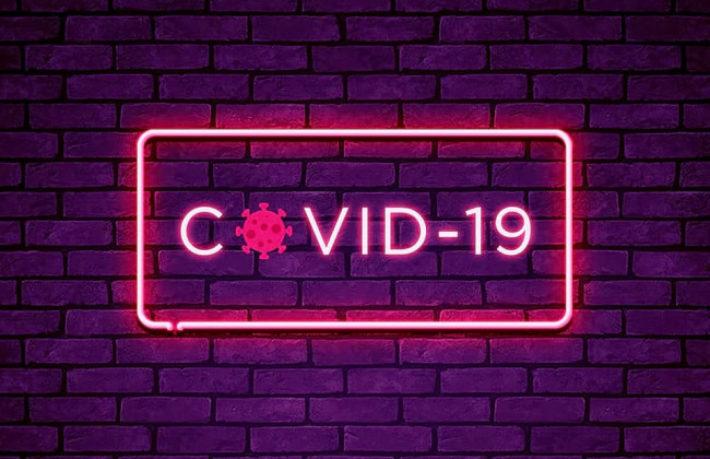 Без фейерверков, клубов и в масках: как ограничили празднования Нового года в мире из-за «Омикрона»