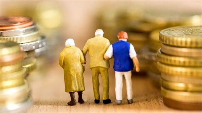 Минимальная пенсия и прожиточный минимум: что ждет украинцев в 2022 году