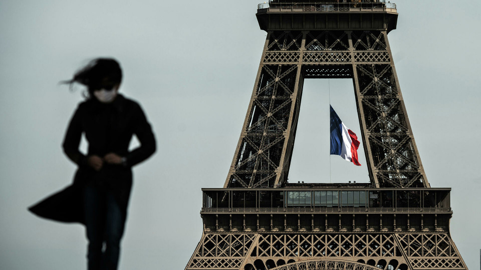 Франция ослабляет правила самоизоляции: что нужно знать