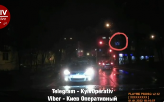 Сам себя наказал: в Киеве наглый водитель попал в ловушку, видео