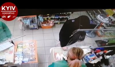 В Києві зухвалий злодій намагався розрахуватися вкраденою карткою