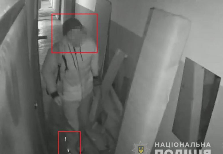 Обесточил этаж, чтобы ограбить квартиру: в Киеве поймали опытного вора