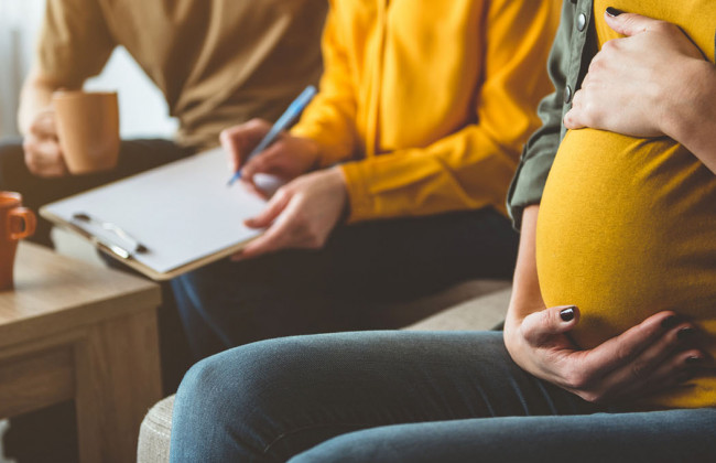 Сурогатне материнство: які пропонують встановити права та обов’язки замінної матері