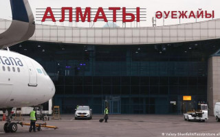 СМИ сообщили о захвате аэропорта Алматы в Казахстане