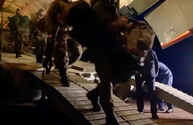 В Казахстан прибыли российские десантники