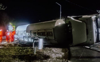 В Тернопольской области перевернулся бензовоз, перекрыв международную трассу