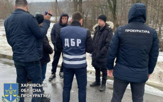 Поліцейський та судово-медичний експерт підозрюються у катуванні