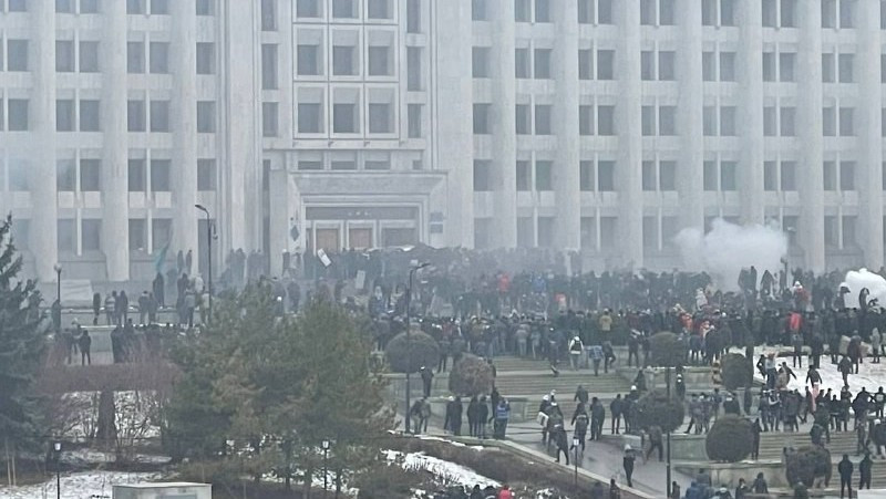 Штурм в Алматы: были убиты десятки протестующих