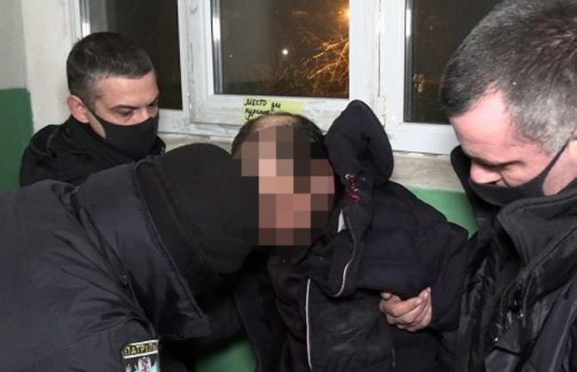 В Киеве мужчина насмерть забил родную мать разводным ключом: фото и видео