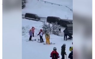 Блогер выдавал кадры аварии в Куршевеле за ДТП с кортежем Зеленского