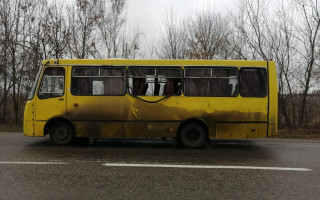Под Киевом маршрутка с пассажирами врезалась в грузовик: есть пострадавшие