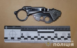 В Киеве подросток пырнул ножом бездомного: подробности