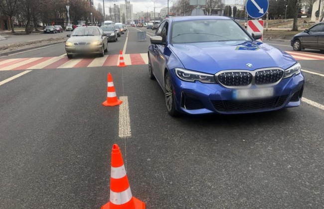 Под Киевом водитель BMW снес пенсионера