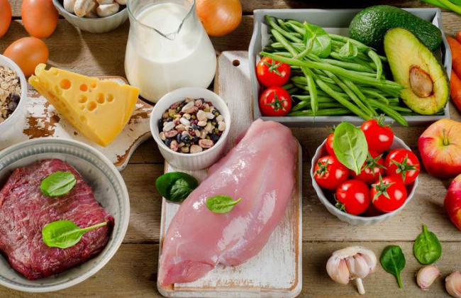 В праздники украинцы выбросили продуктов на миллиард гривен: на свалку пошел лишний провиант