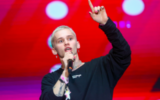 Скандальный блогер Даня Милохин сообщил, что его не пустили в Украину