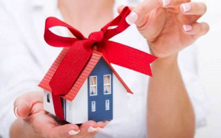 Договір дарування: за яких умов дарувальник має право вимагати його розірвання